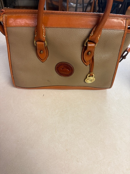 Dooney & Bourke Handbags - Dooney & Bourke Tan and Brown Pebbled Leather Tote VINTAGE ☦️👸🏼